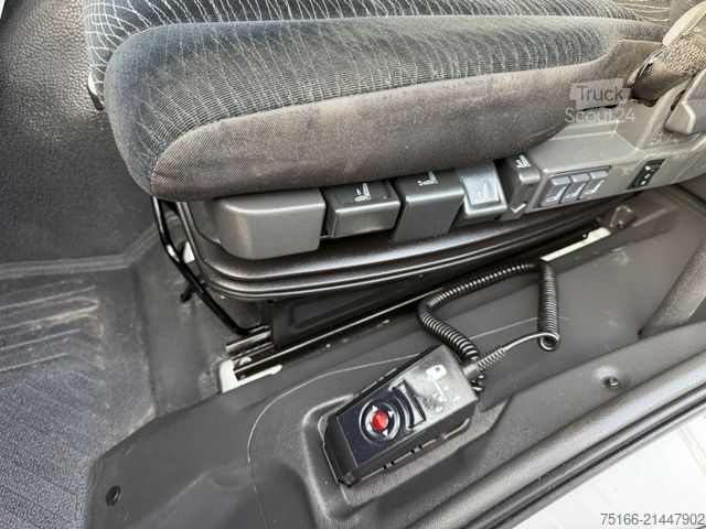 Jäähdytysrekka MERCEDES-BENZ ATEGO 1530 L Kühlkoffer 7,40 m LBW 2 T*AHK