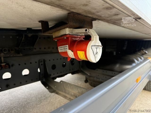 Jäähdytysrekka MERCEDES-BENZ ATEGO 1530 L Kühlkoffer 7,40 m LBW 2 T*AHK