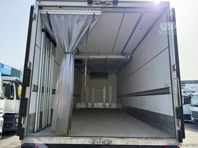 Jäähdytysrekka MERCEDES-BENZ ATEGO 1530 L Kühlkoffer 7,40 m LBW 2 T*AHK