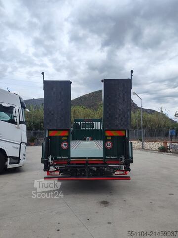 Трал с гидравлическими аппарелями и лебедкой Renault D 26