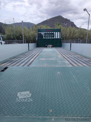 Трал с гидравлическими аппарелями и лебедкой Renault D 26