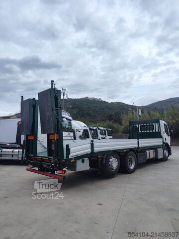 Трал с гидравлическими аппарелями и лебедкой Renault D 26