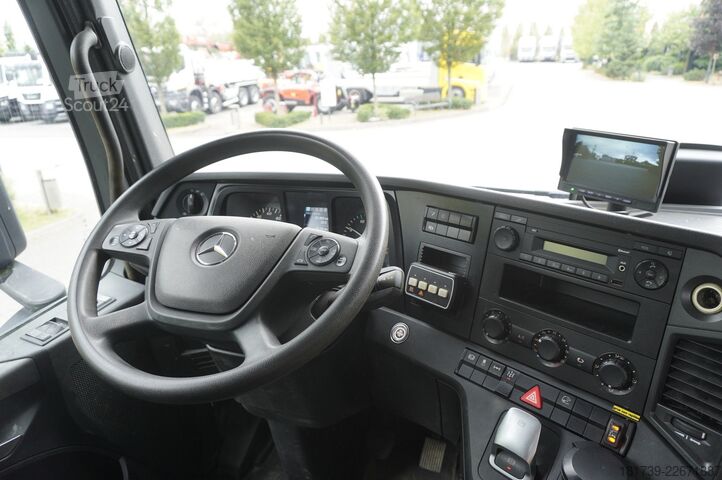 Plataforma com grua Mercedes-Benz Arocs 1833 4x2 / 50 tho. km! / HIAB