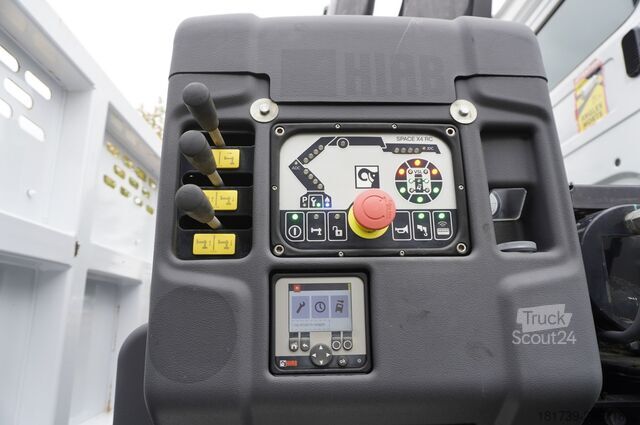 Plataforma com grua Mercedes-Benz Arocs 1833 4x2 / 50 tho. km! / HIAB