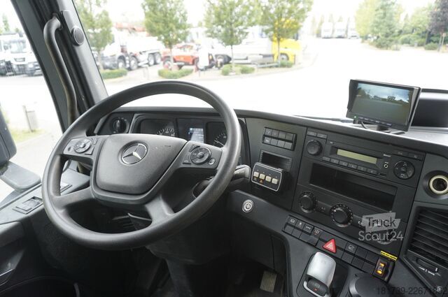 Plataforma com grua Mercedes-Benz Arocs 1833 4x2 / 50 tho. km! / HIAB