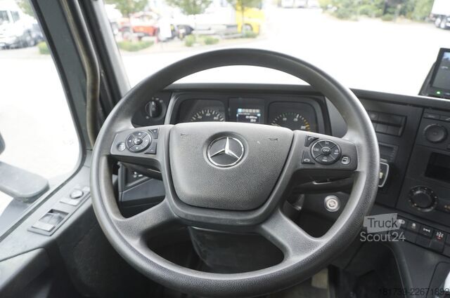 Plataforma com grua Mercedes-Benz Arocs 1833 4x2 / 50 tho. km! / HIAB