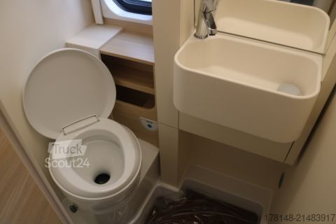 Camper van Eura Mobil Van 595 HB