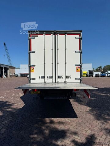 Transport refrigerat/congelat DAF LF 260 FA