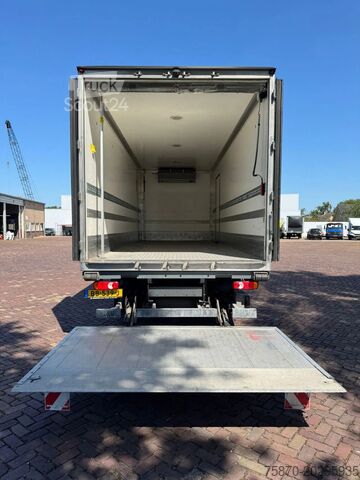 Transport refrigerat/congelat DAF LF 260 FA