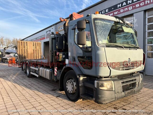 Renault 3-axle flatbed truck with Fassi F230XP crane, first registered in 2007 Renault 3-Achs Plattform-LKW Fassi F230XP Kran EZ 2007