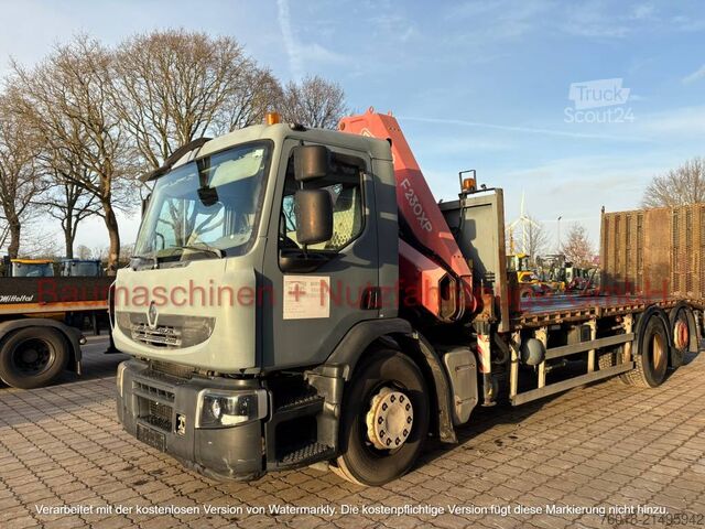 Renault 3-axle flatbed truck with Fassi F230XP crane, first registered in 2007 Renault 3-Achs Plattform-LKW Fassi F230XP Kran EZ 2007