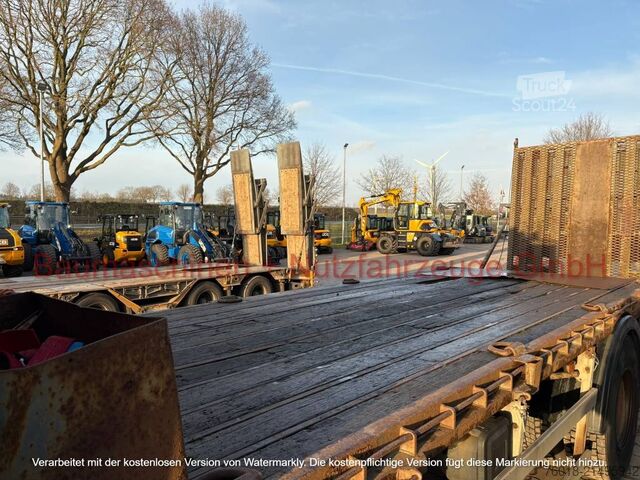 Renault 3-axle flatbed truck with Fassi F230XP crane, first registered in 2007 Renault 3-Achs Plattform-LKW Fassi F230XP Kran EZ 2007