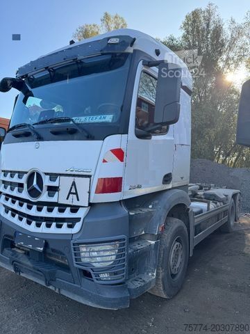 Haakarm vrachtwagen MERCEDES-BENZ 2545 L/ Meiller Abroller/ Lenkachse