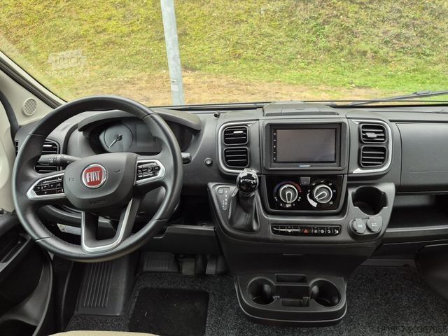 Obytný vůz ROADCAR R 640 140 PS Isofix, Solaranlage 170 Wp