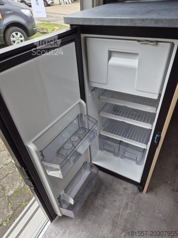 Obytný vůz ROADCAR R 640 140 PS Isofix, Solaranlage 170 Wp