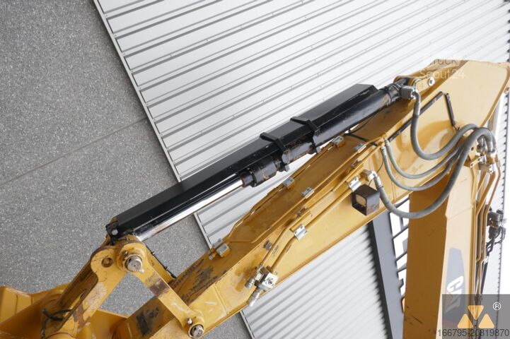 Rupsgraafmachine Caterpillar 325F LCR
