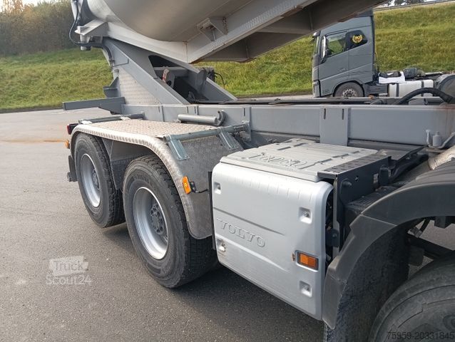 Autocarro ribaltabile VOLVO FH500 8x4R RETARDER LIFT MEILLER-Asphalt FunkAHK