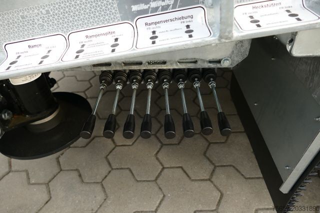 Släpvagn med arbetsplattform MÜLLER-MITTELTAL 5 achs Tieflader, Nachlauflenkachse, MA liftbar
