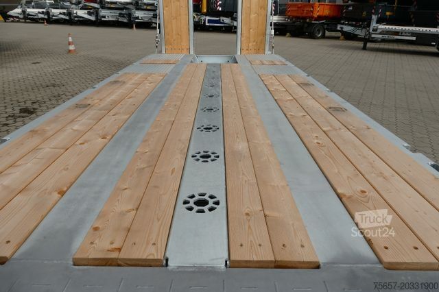 Tieflader Anhänger MÜLLER-MITTELTAL 3-Achs Plateau, luftgefedert, hydr. Rampen