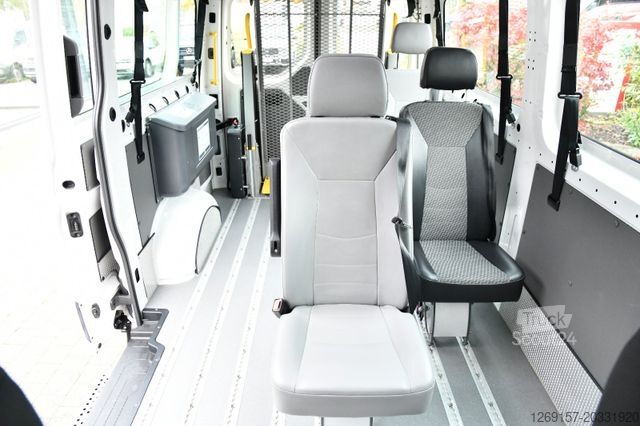 Минибус VOLKSWAGEN Crafter Bus/Kombi 35 FWD L2H2 Behindertengerecht