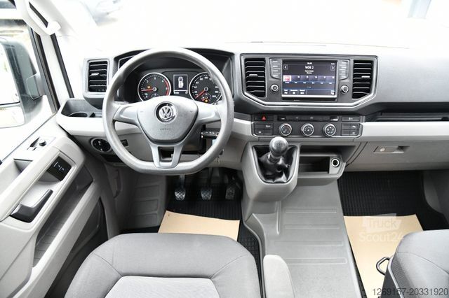 Минибус VOLKSWAGEN Crafter Bus/Kombi 35 FWD L2H2 Behindertengerecht