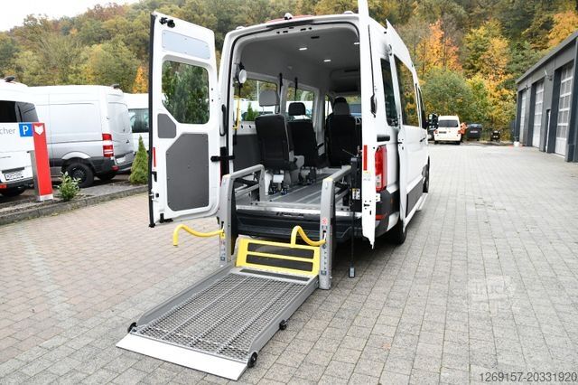 Минибус VOLKSWAGEN Crafter Bus/Kombi 35 FWD L2H2 Behindertengerecht