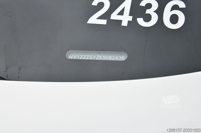 Минибус VOLKSWAGEN Crafter Bus/Kombi 35 FWD L2H2 Behindertengerecht