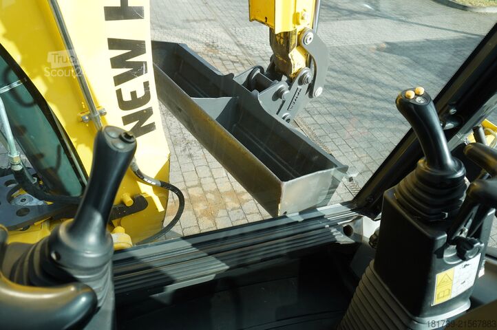 Graaaflaadmachine New Holland B115B backhoe loader / 4600 MTH ! / 2020