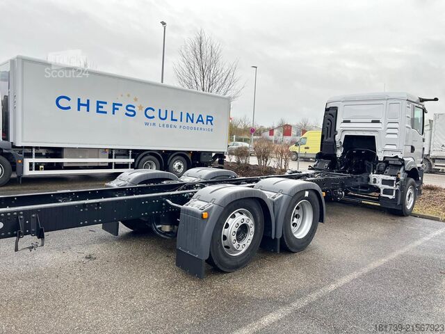 Chassis / Sem motor MAN NEW TGS 26.520 6x2-4 LL CH / No engine