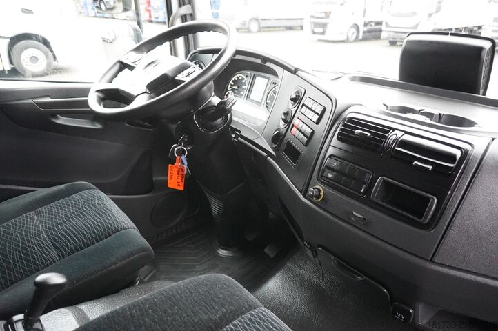 Vozidlo nákladní vůz s jeřábem Mercedes-Benz Atego 818 / New Galvanized