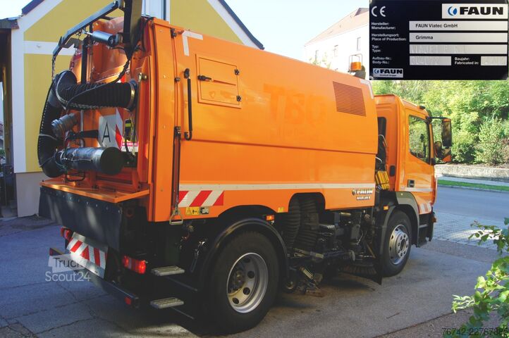 Sweeper truck Mercedes-Benz ATEGO 1324 /E 6/TÜV/FAUN Viajet 6 R+L+H Aufbaumotor