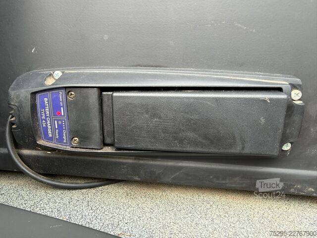 Veicolo commerciale MAN TGM  13.240 4x4BL Palfinger Kran 3 S Kipper Klima