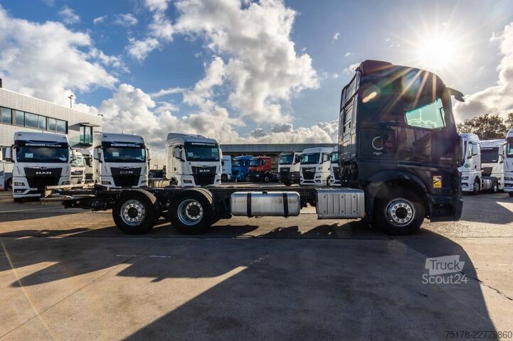 Chassis com cabina Mercedes-Benz ACTROS 2548