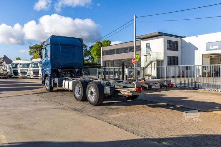 Chassis com cabina Mercedes-Benz ACTROS 2548