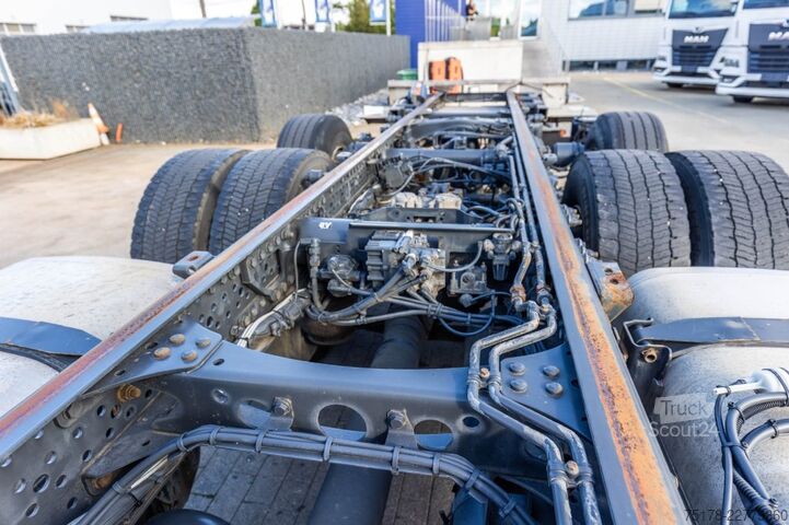 Chassis com cabina Mercedes-Benz ACTROS 2548