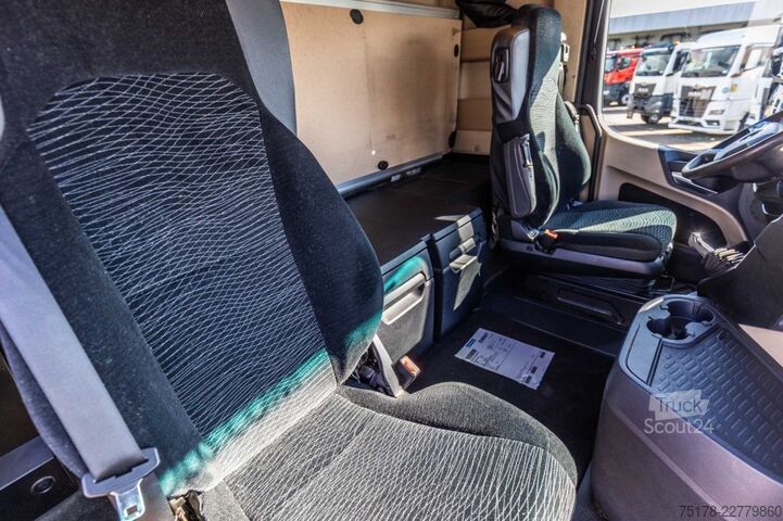 Chassis com cabina Mercedes-Benz ACTROS 2548