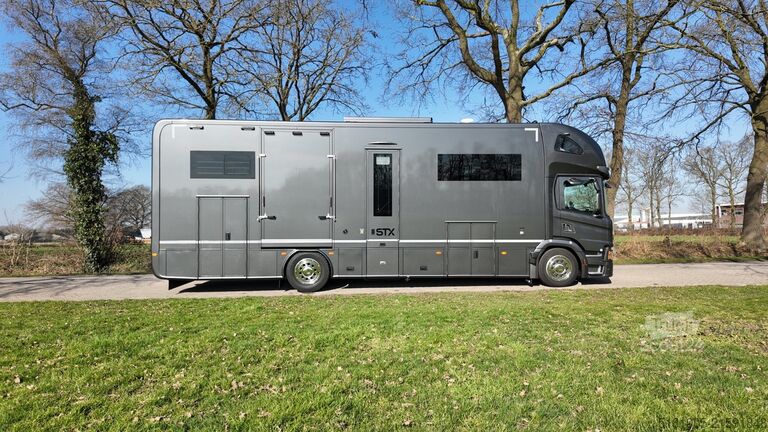 Horse transportation Scania P320 Luxury-line met pop-up en pop-out. id 7