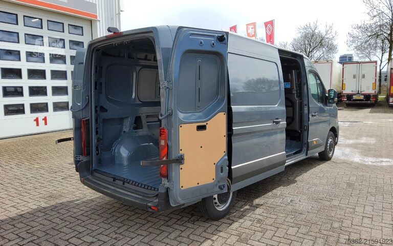 Panel van Renault Master 170.35  EURO 6  L3H2 GESLOTEN - 610 - UR...