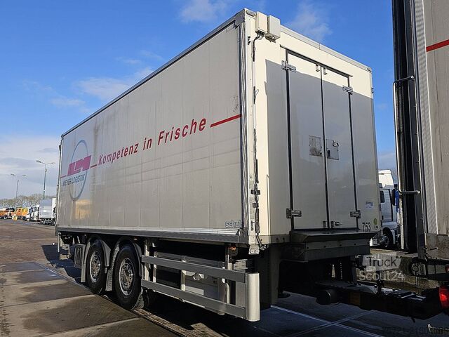 Transporte refrigerado/congelado  ASZ18006