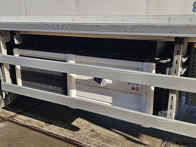 Transporte refrigerado/congelado  ASZ18006