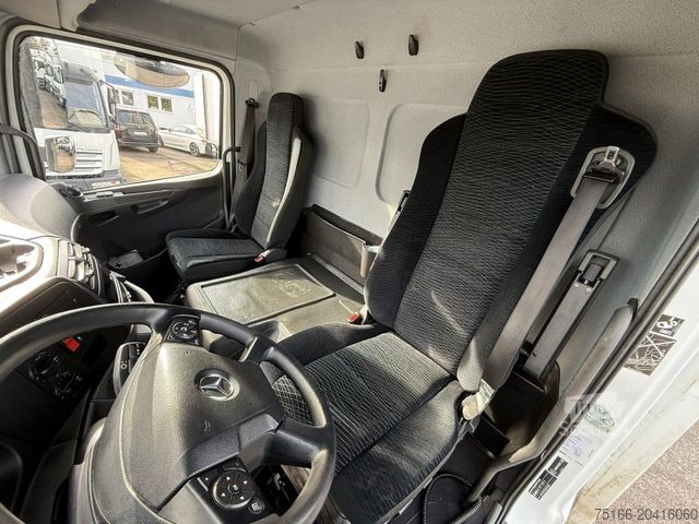 Camion bâché MERCEDES-BENZ ATEGO 818 L Pritsche/Plane 6,4 m LBW 1 T*SCHIEBE