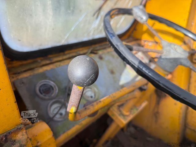 Buldoexcavator  Hatra 600