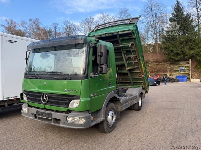 Driezijdige kipper bestelwagen MERCEDES-BENZ 818 Atego Kipper Tüv 3/27 neu Top Zustand