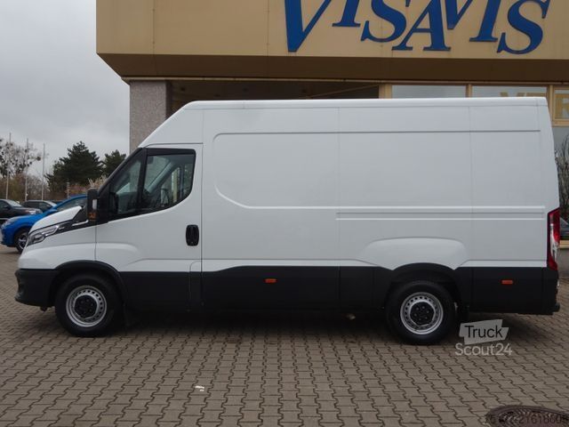 High top van IVECO Daily Kasten 35 S 16A8 V 156PS ACC AHK Luftfed.