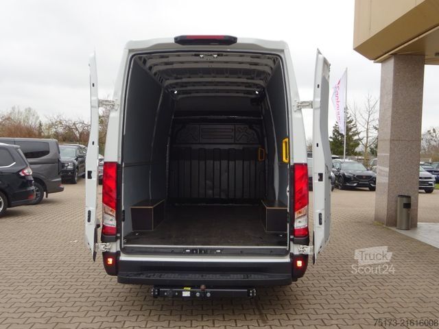 High top van IVECO Daily Kasten 35 S 16A8 V 156PS ACC AHK Luftfed.