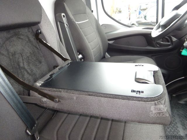 High top van IVECO Daily Kasten 35 S 16A8 V 156PS ACC AHK Luftfed.