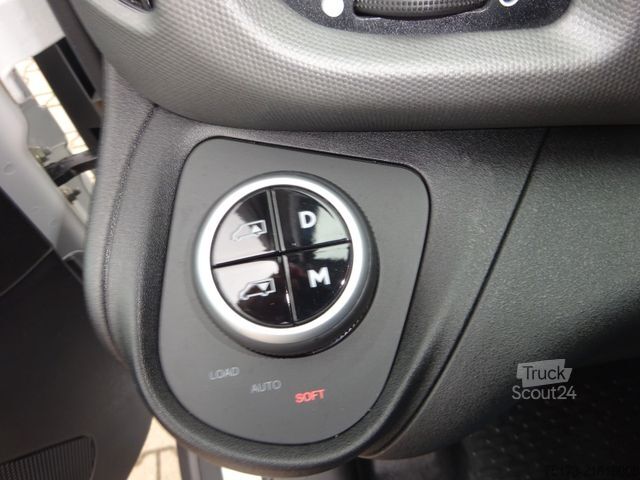 High top van IVECO Daily Kasten 35 S 16A8 V 156PS ACC AHK Luftfed.