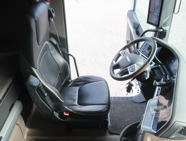 Standard SZM DAF XG+ 530 Intarder Standklima Navigation Leder