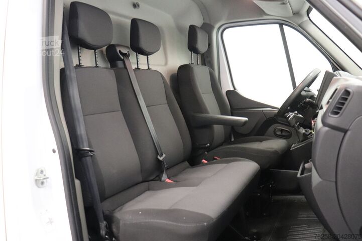 Delivery van Renault Master 2.3 dCi 136PK EURO 6 - Airco - Cruise - ...