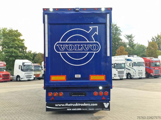 Превоз на едър рогат добитък Volvo FH 13.500 Globetrotter 8x2*6 - 3 deck livestock...